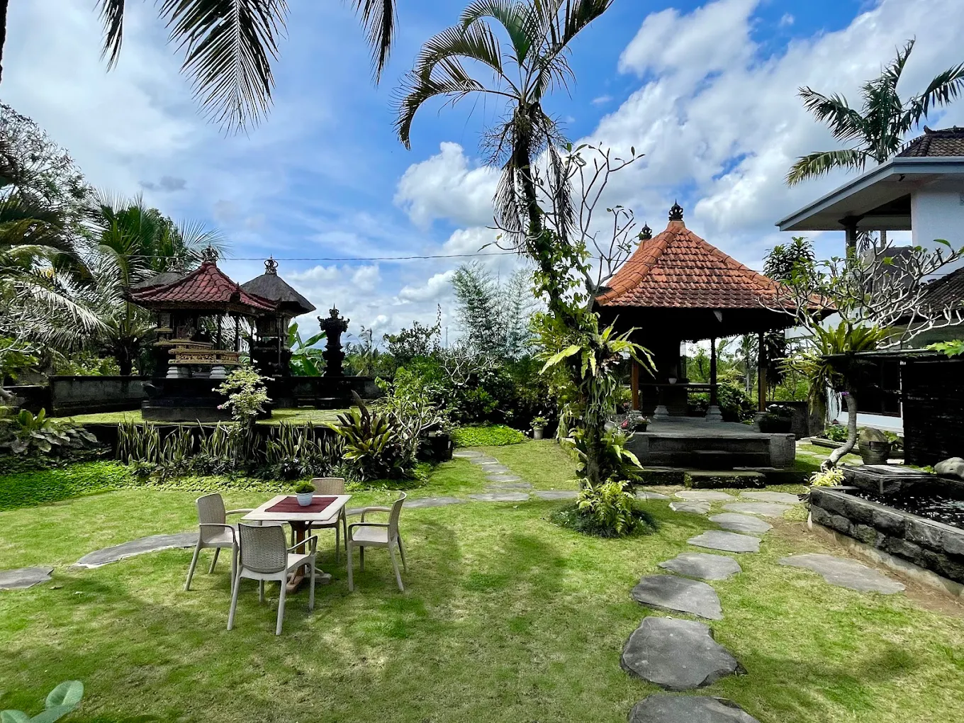 Tropical garden at Discover Bali Stay